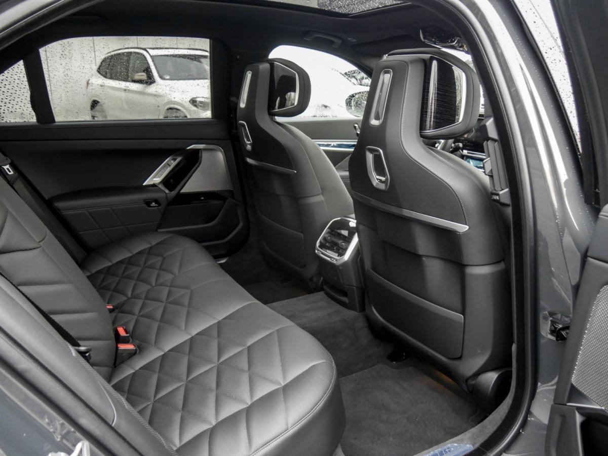 BMW 740d xDrive Limousine im Innenraum
