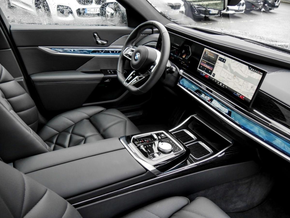 BMW 740d xDrive Limousine im Innenraum