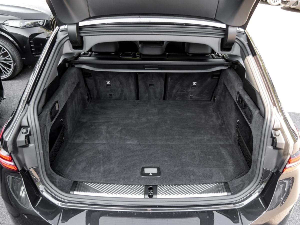 BMW 520i Touring im Innenraum