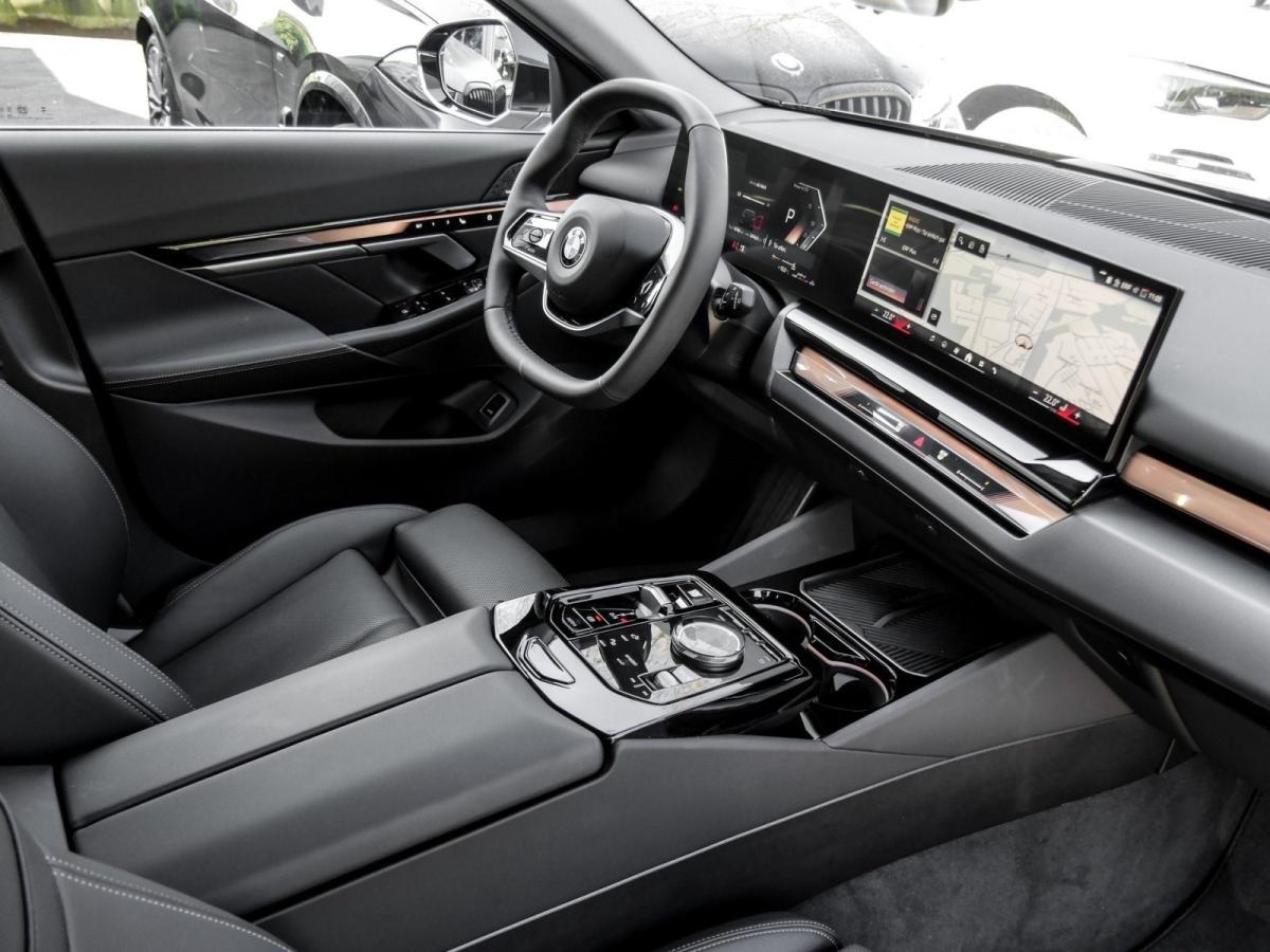 BMW 520i Touring im Innenraum