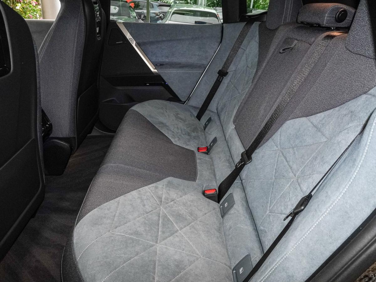Originalaufnahme des Fahrzeugs Originalaufnahme des Fahrzeugs