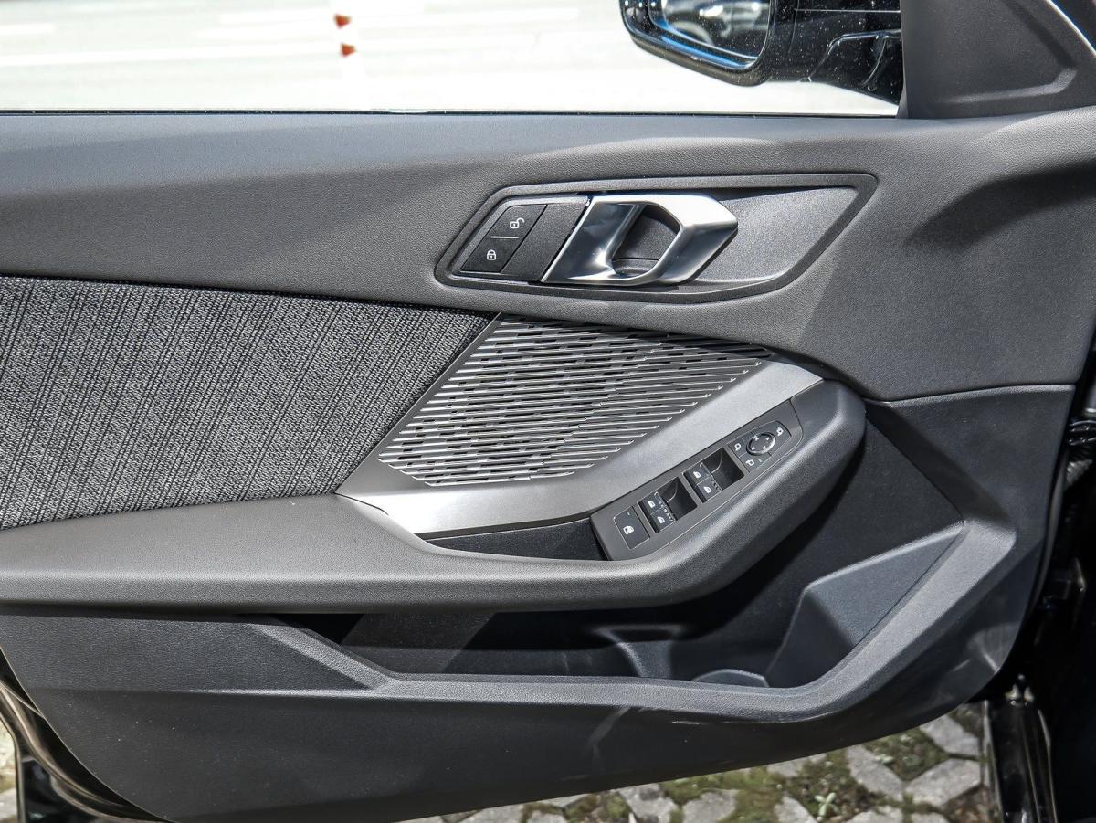 Originalaufnahme des Fahrzeugs Originalaufnahme des Fahrzeugs