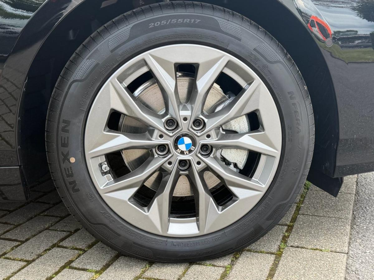 Originalaufnahme des Fahrzeugs Originalaufnahme des Fahrzeugs