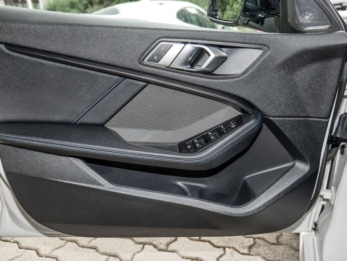 Originalaufnahme des Fahrzeugs Originalaufnahme des Fahrzeugs
