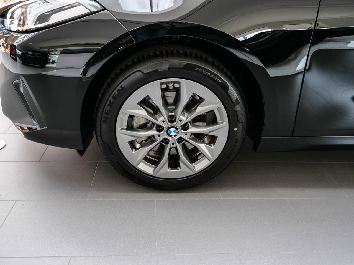 Originalaufnahme des Fahrzeugs Originalaufnahme des Fahrzeugs