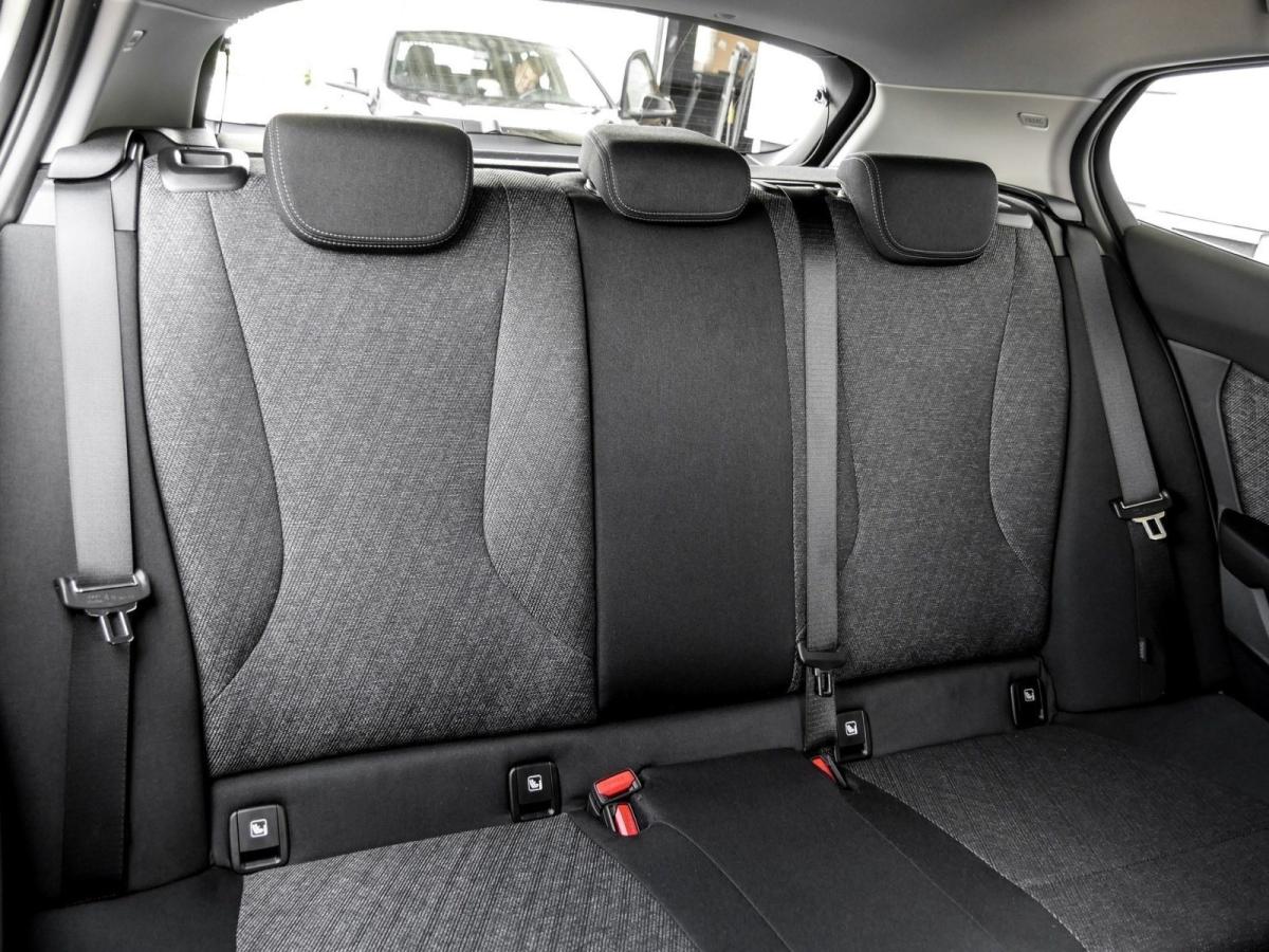 Originalaufnahme des Fahrzeugs Originalaufnahme des Fahrzeugs