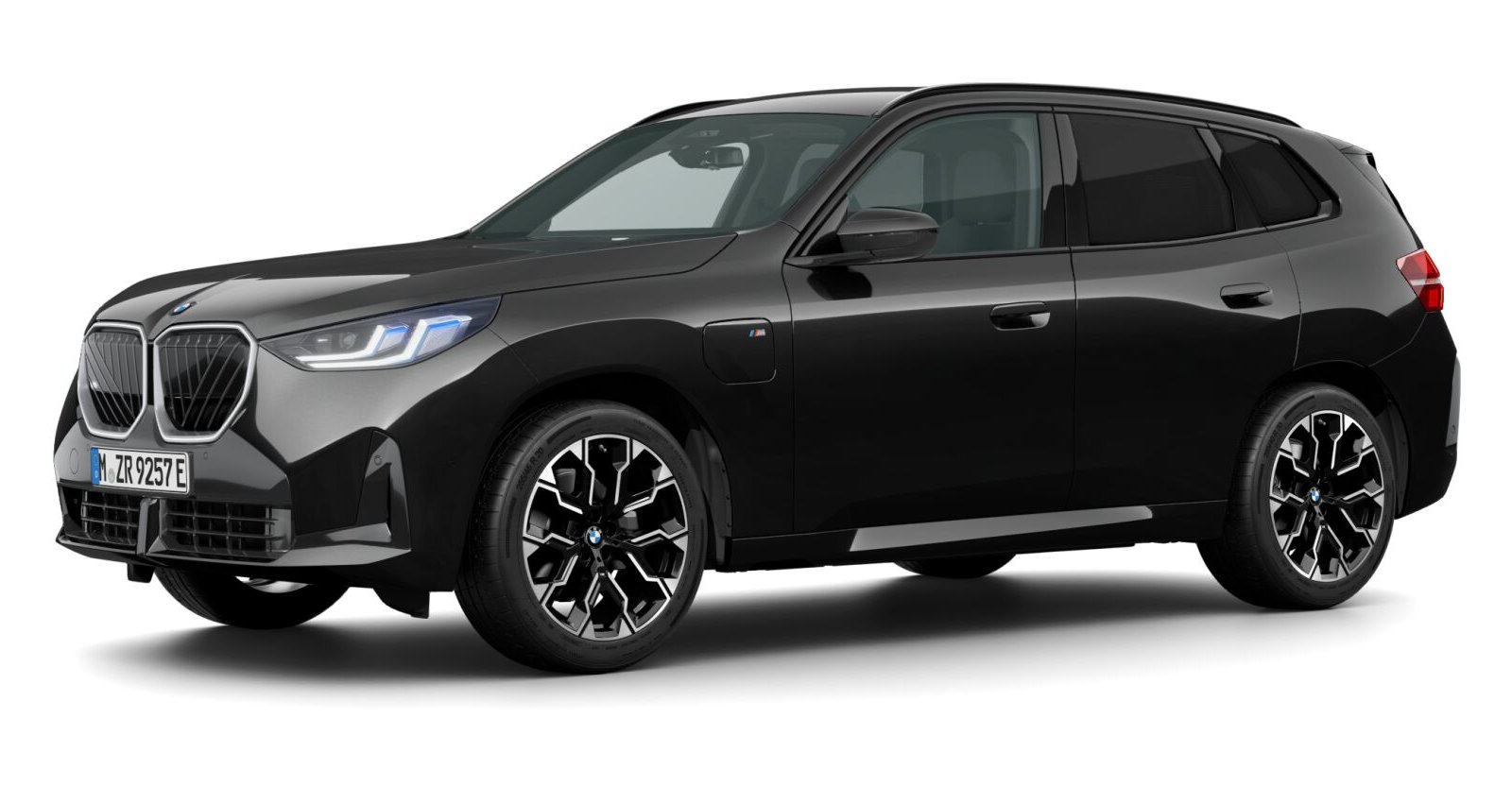 BMW X3 30e xDrive in Schwarz von vorne BMW X3 30e xDrive in Schwarz von vorne