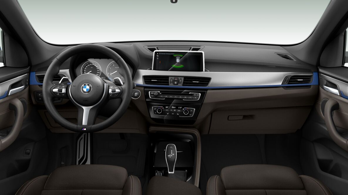 BMW BMW X im Innenraum von vorne