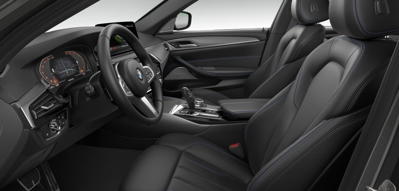 BMW BMW 5er im Innenraum seitlich BMW BMW 5er im Innenraum seitlich