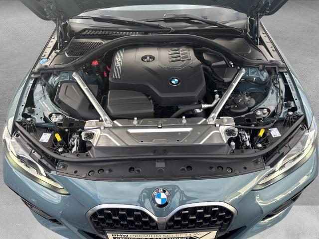 BMW 420i Coupe von vorne in Grün