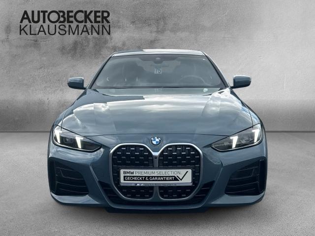 BMW 420i Coupe von vorne in Grün