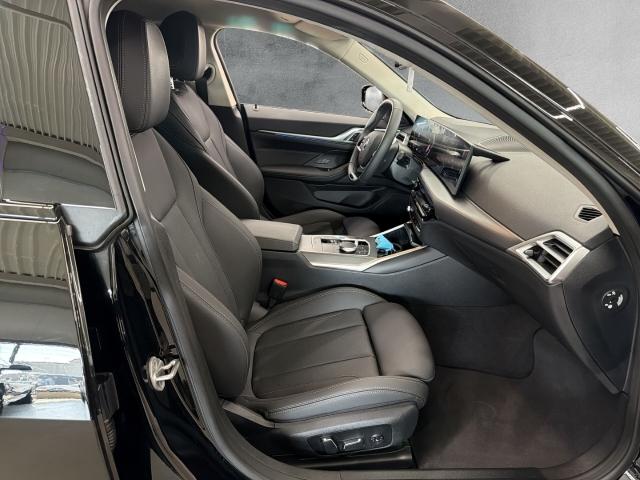 BMW i4 eDrive35 Gran Coupe im Innenraum