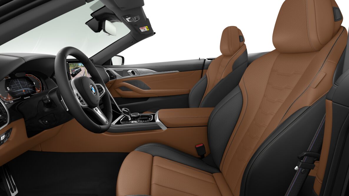 BMW BMW 8er im Innenraum seitlich BMW BMW 8er im Innenraum seitlich