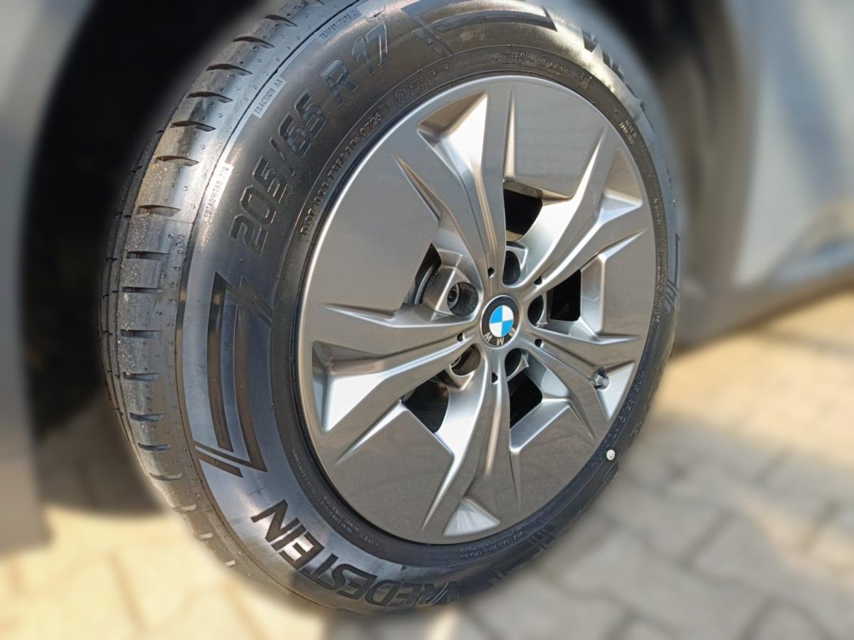Originalaufnahme des Fahrzeugs Originalaufnahme des Fahrzeugs