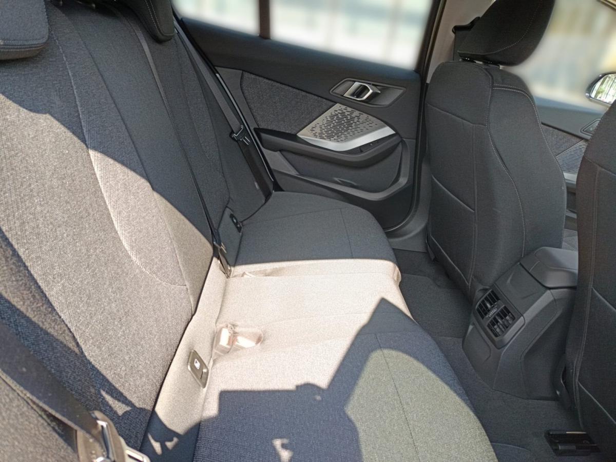 Originalaufnahme des Fahrzeugs Originalaufnahme des Fahrzeugs
