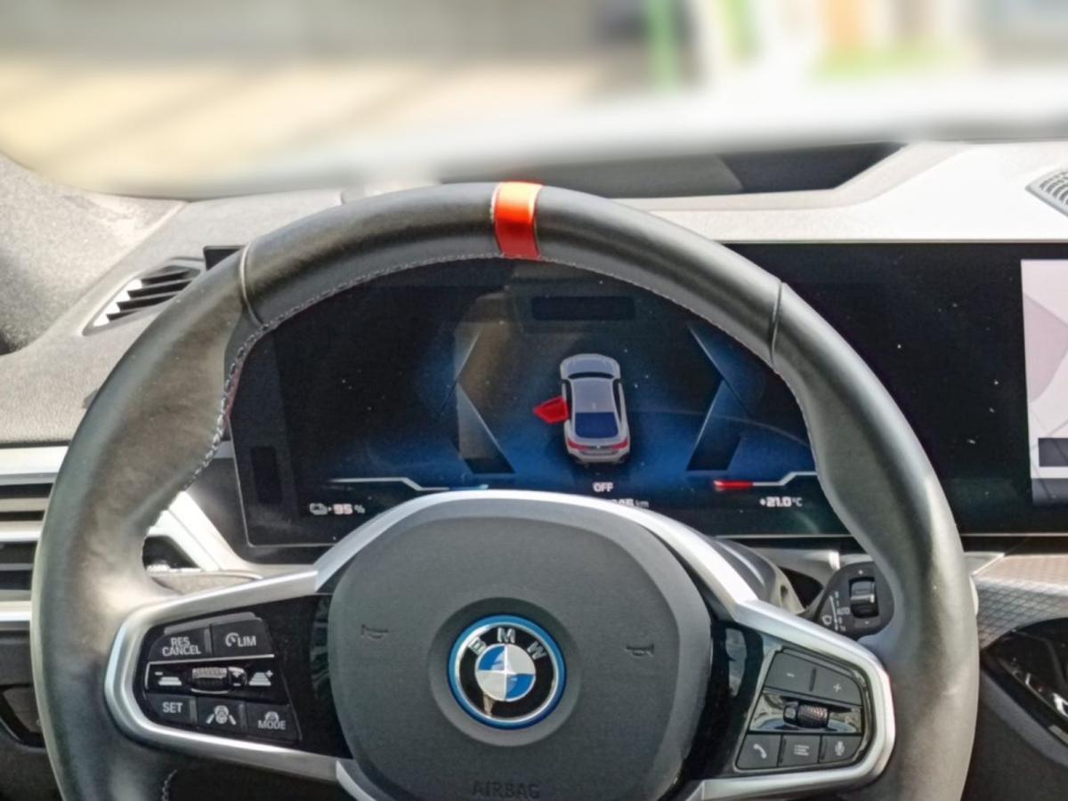 Originalaufnahme des Fahrzeugs Originalaufnahme des Fahrzeugs