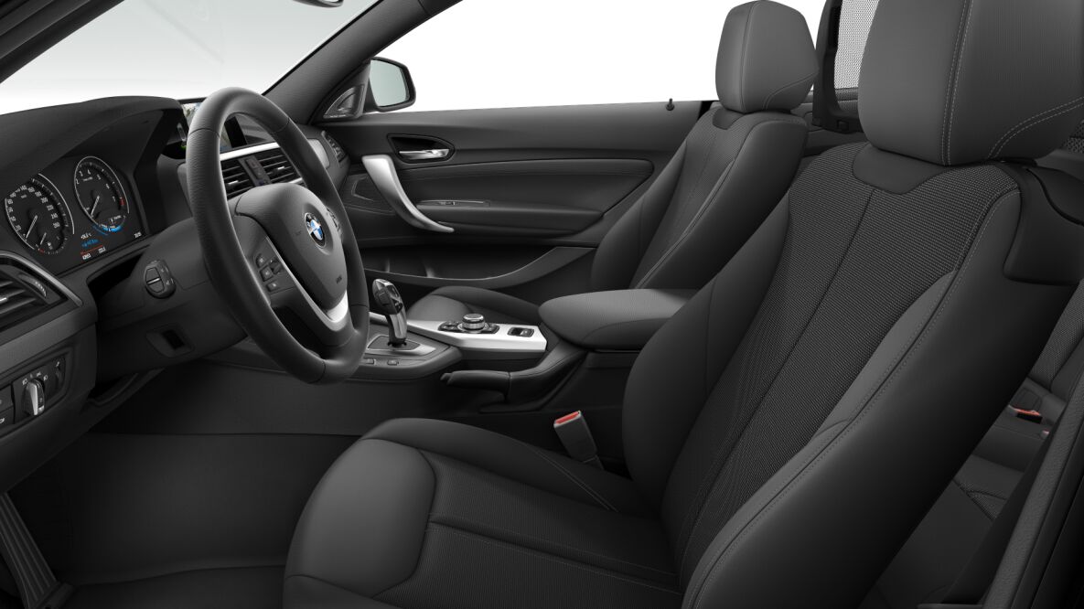BMW BMW 2er im Innenraum seitlich BMW BMW 2er im Innenraum seitlich