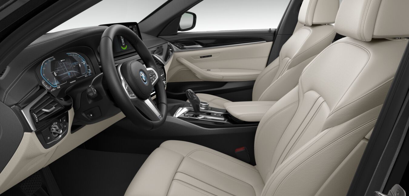 BMW BMW 5er im Innenraum seitlich BMW BMW 5er im Innenraum seitlich