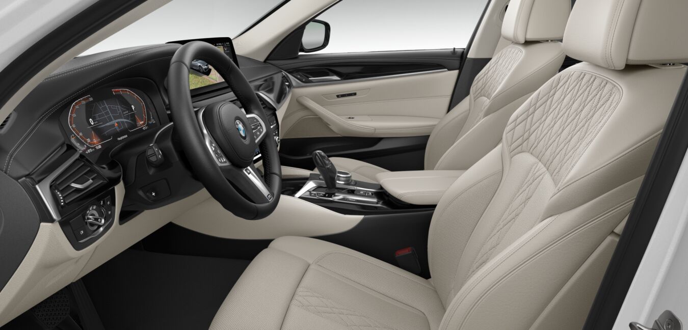 BMW BMW 5er im Innenraum seitlich BMW BMW 5er im Innenraum seitlich