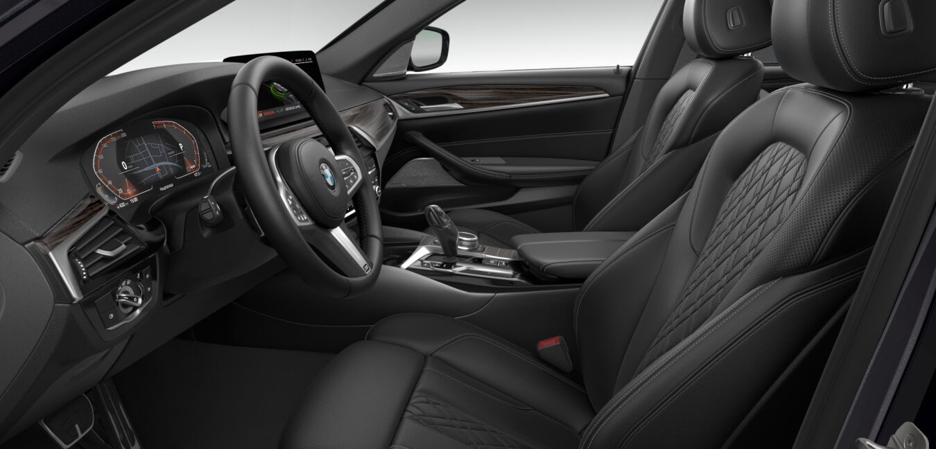 BMW BMW 5er im Innenraum seitlich BMW BMW 5er im Innenraum seitlich