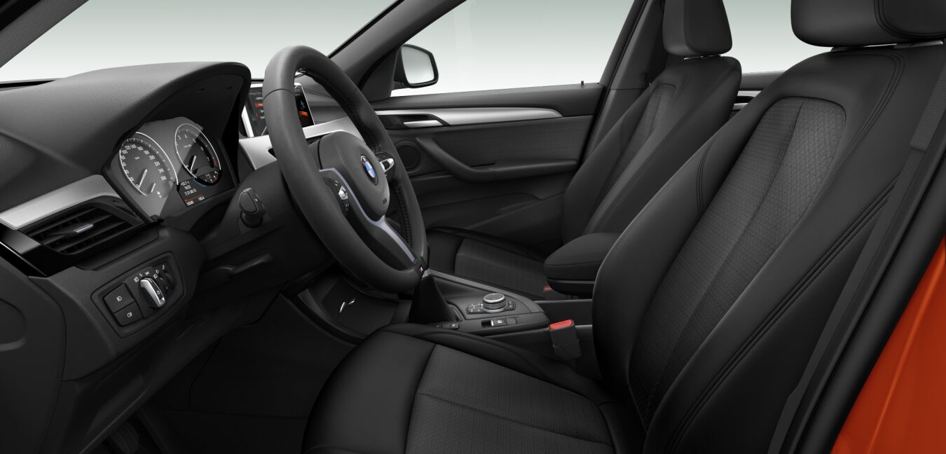 BMW BMW X im Innenraum seitlich
