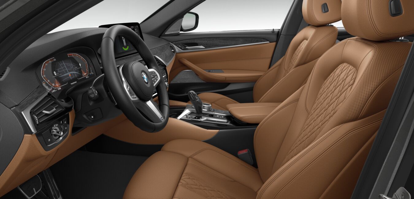 BMW BMW 5er im Innenraum seitlich BMW BMW 5er im Innenraum seitlich
