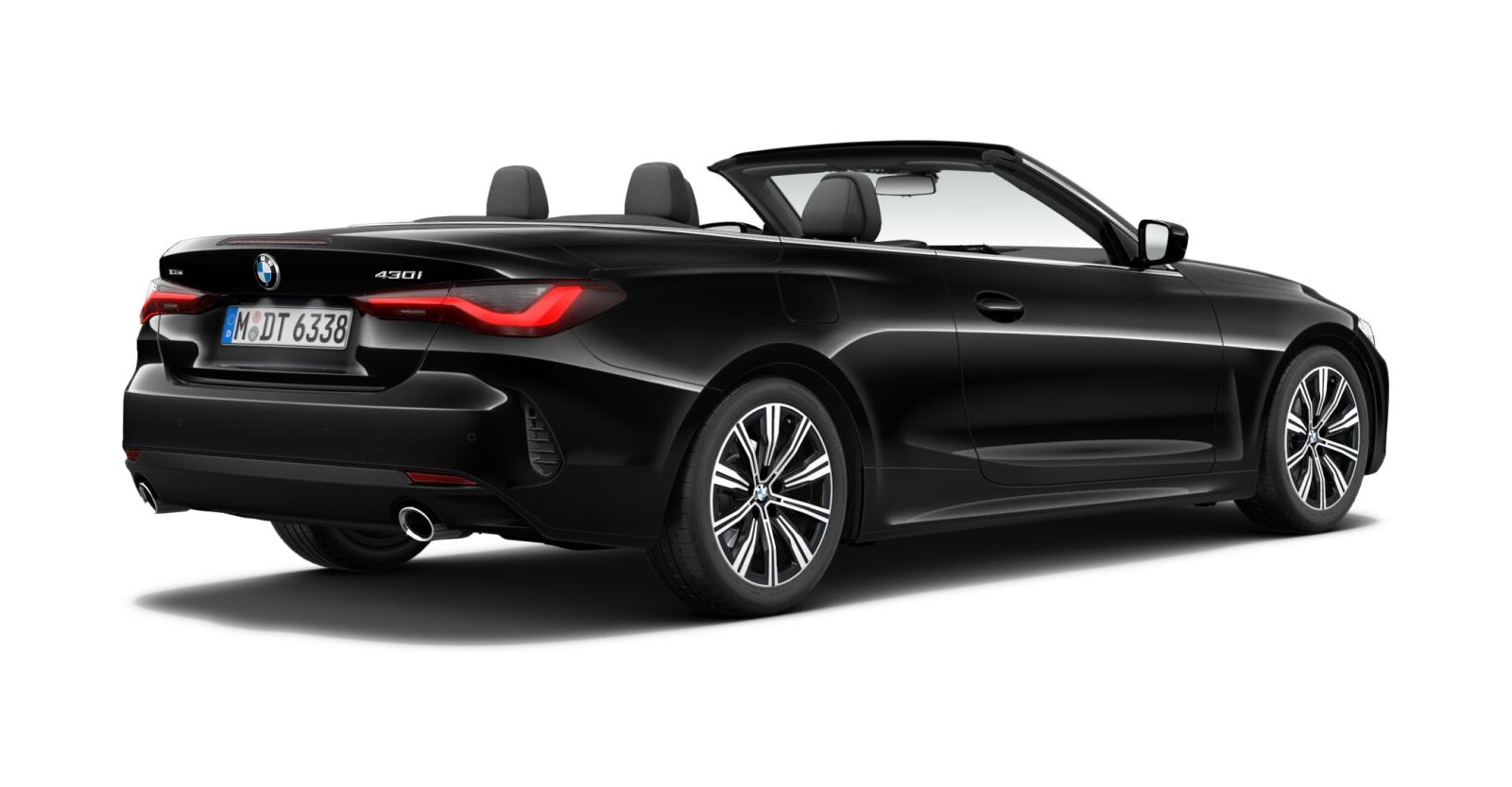 BMW BMW 4er in Schwarz von hinten