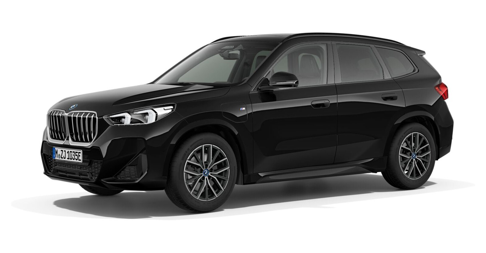 BMW X1 xDrive30e in Schwarz von vorne BMW X1 xDrive30e in Schwarz von vorne