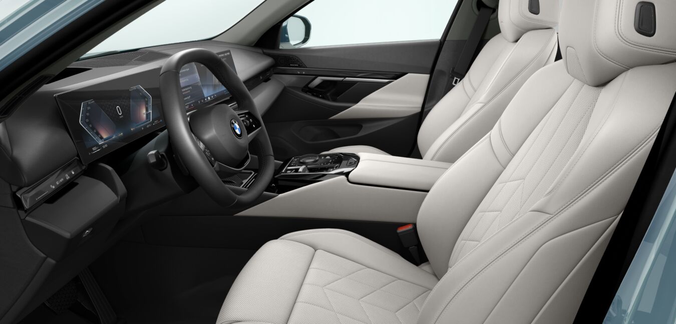 BMW BMW 5er im Innenraum seitlich BMW BMW 5er im Innenraum seitlich