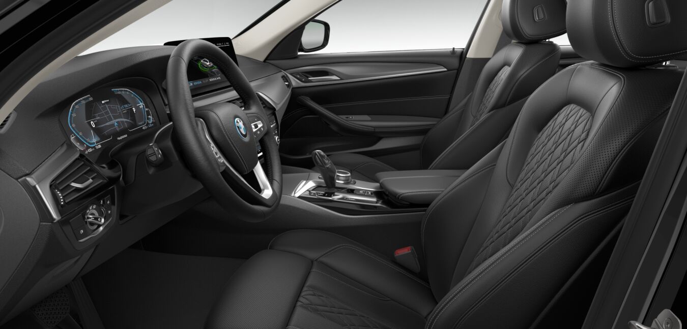 BMW BMW 5er im Innenraum seitlich BMW BMW 5er im Innenraum seitlich