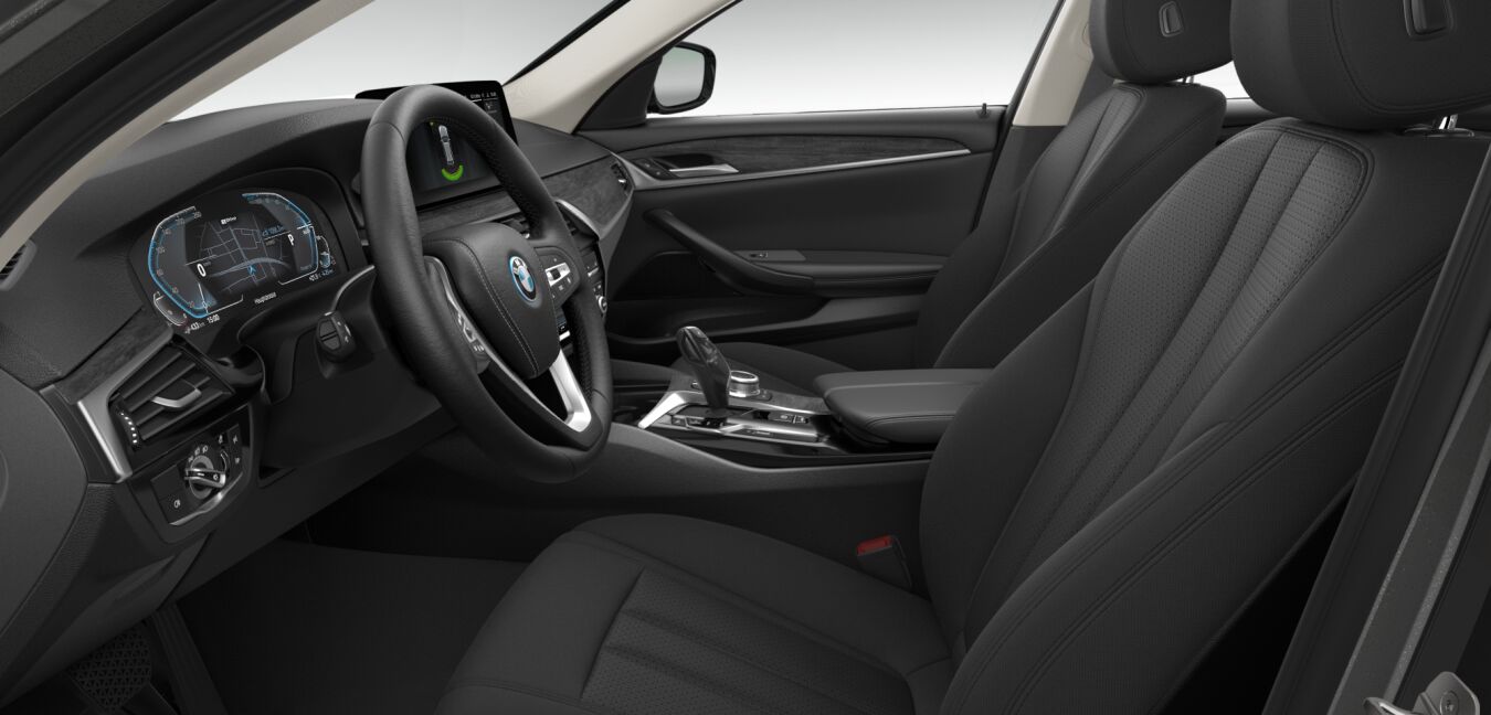 BMW BMW 5er im Innenraum seitlich BMW BMW 5er im Innenraum seitlich