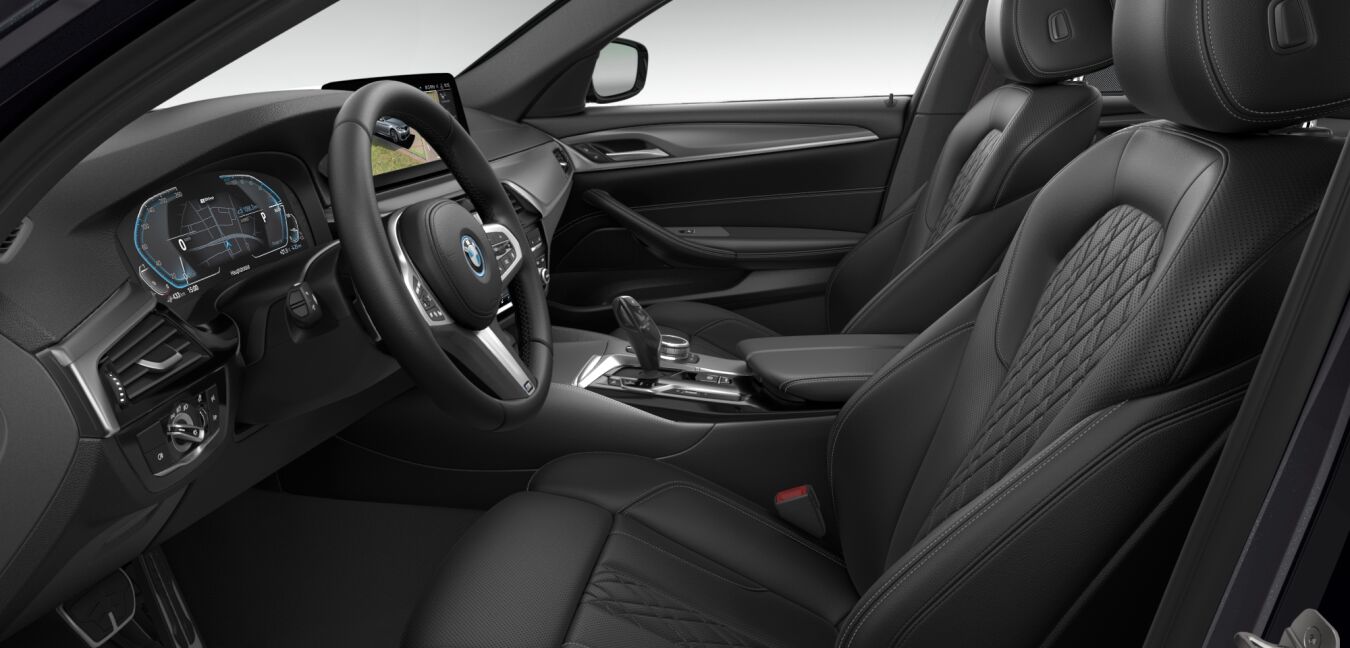 BMW BMW 5er im Innenraum seitlich BMW BMW 5er im Innenraum seitlich