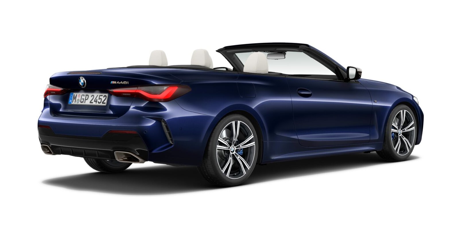 BMW BMW 4er in Blau von hinten