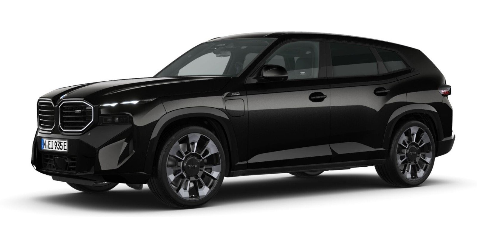 BMW XM 50e in Schwarz von vorne BMW XM 50e in Schwarz von vorne