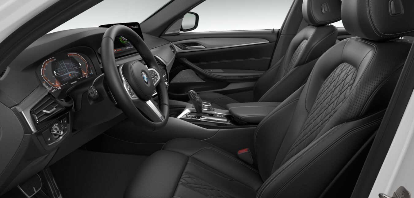 BMW BMW 5er im Innenraum seitlich BMW BMW 5er im Innenraum seitlich