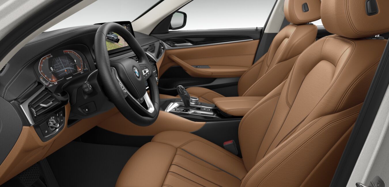 BMW BMW 5er im Innenraum seitlich BMW BMW 5er im Innenraum seitlich