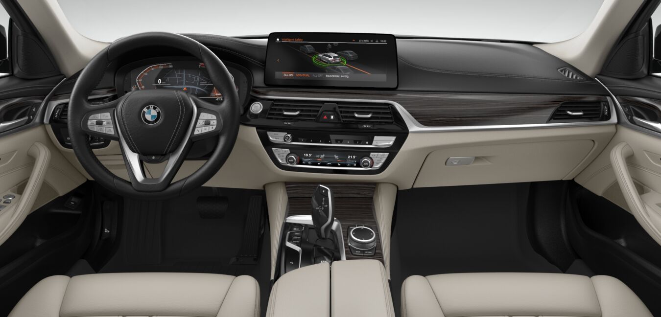 BMW BMW 5er im Innenraum von vorne