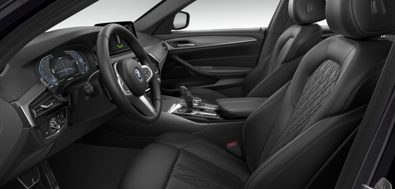 BMW BMW 5er im Innenraum seitlich BMW BMW 5er im Innenraum seitlich