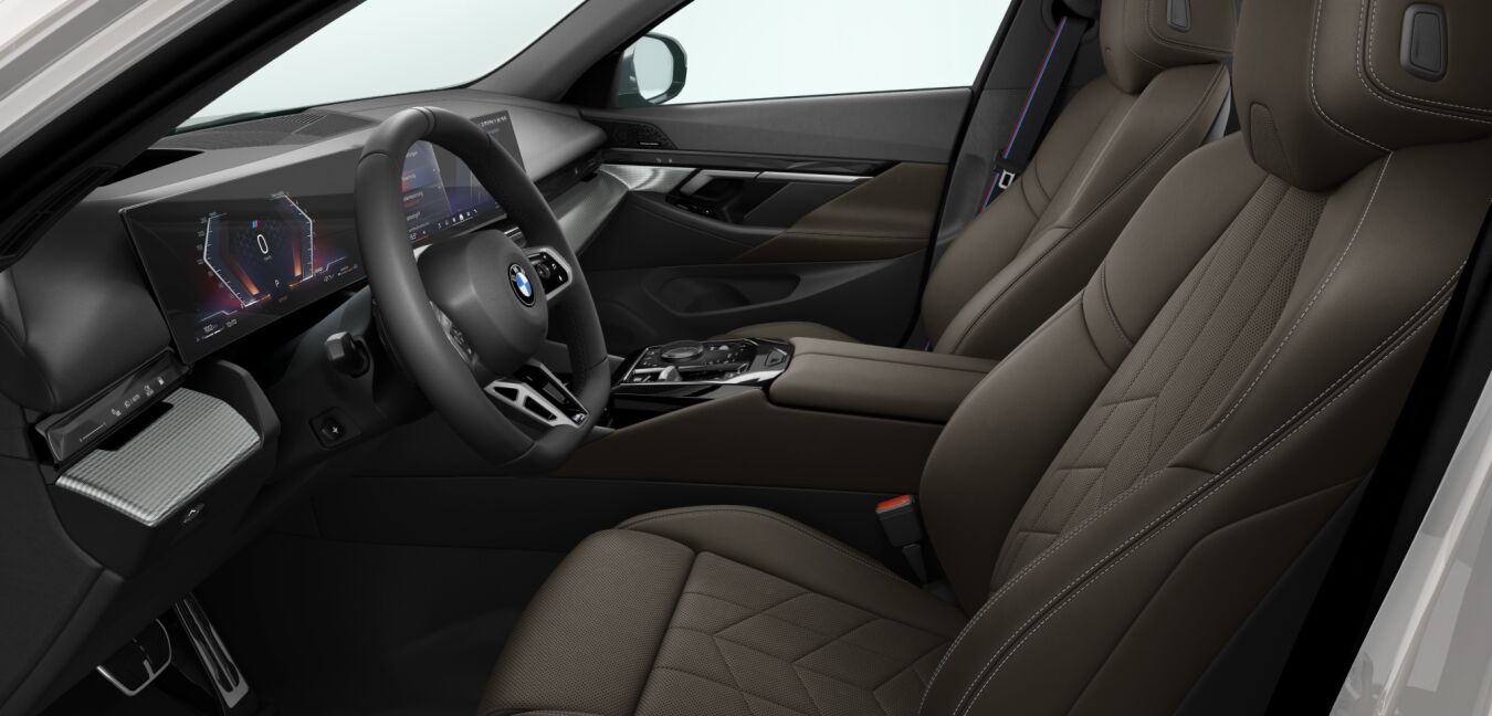 BMW BMW 5er im Innenraum seitlich BMW BMW 5er im Innenraum seitlich