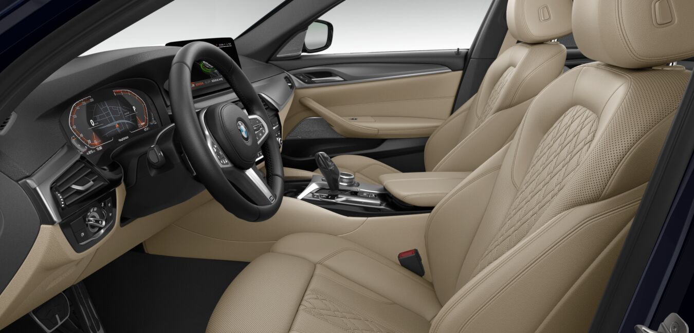 BMW BMW 5er im Innenraum seitlich BMW BMW 5er im Innenraum seitlich