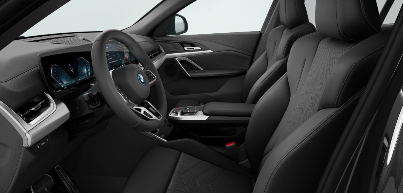 BMW iX2 xDrive30 im Innenraum seitlich