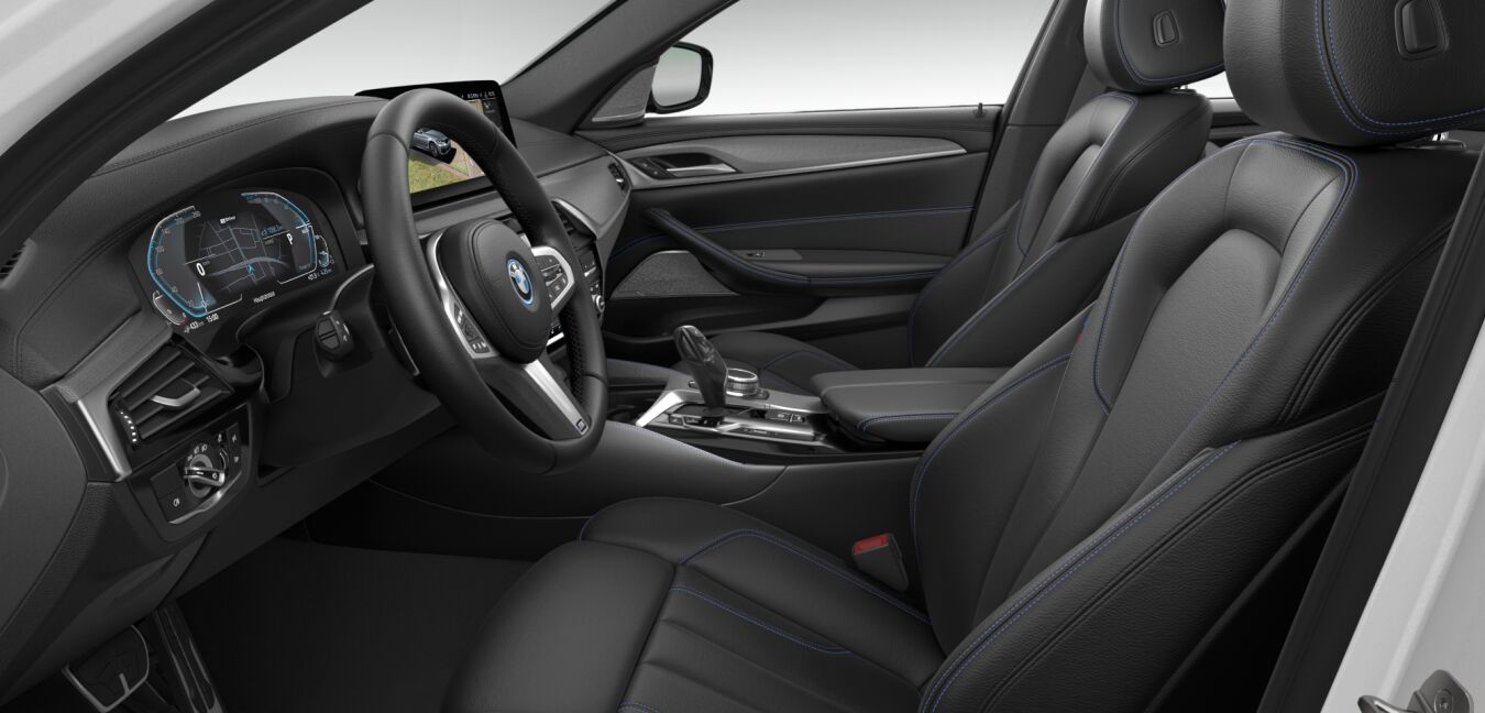 BMW BMW 5er im Innenraum seitlich BMW BMW 5er im Innenraum seitlich