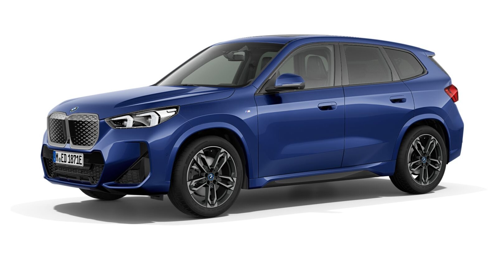 BMW iX1 xDrive30 in Blau von vorne BMW iX1 xDrive30 in Blau von vorne