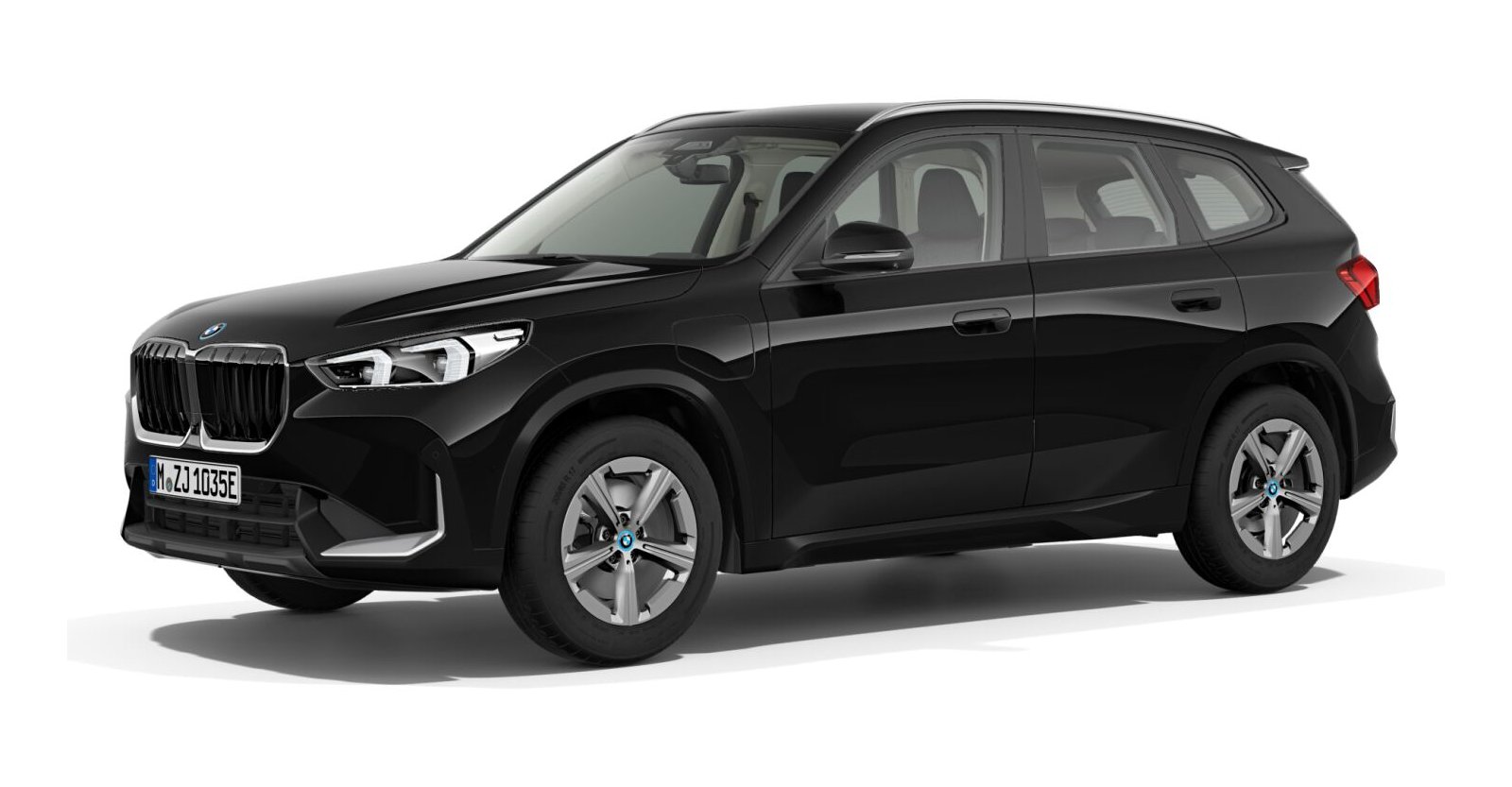 BMW X1 xDrive30e in Schwarz von vorne BMW X1 xDrive30e in Schwarz von vorne