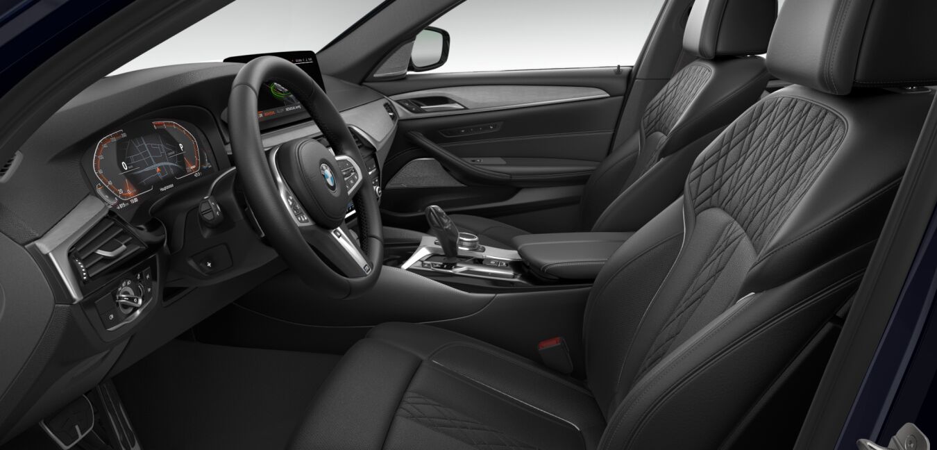 BMW BMW 5er im Innenraum seitlich BMW BMW 5er im Innenraum seitlich