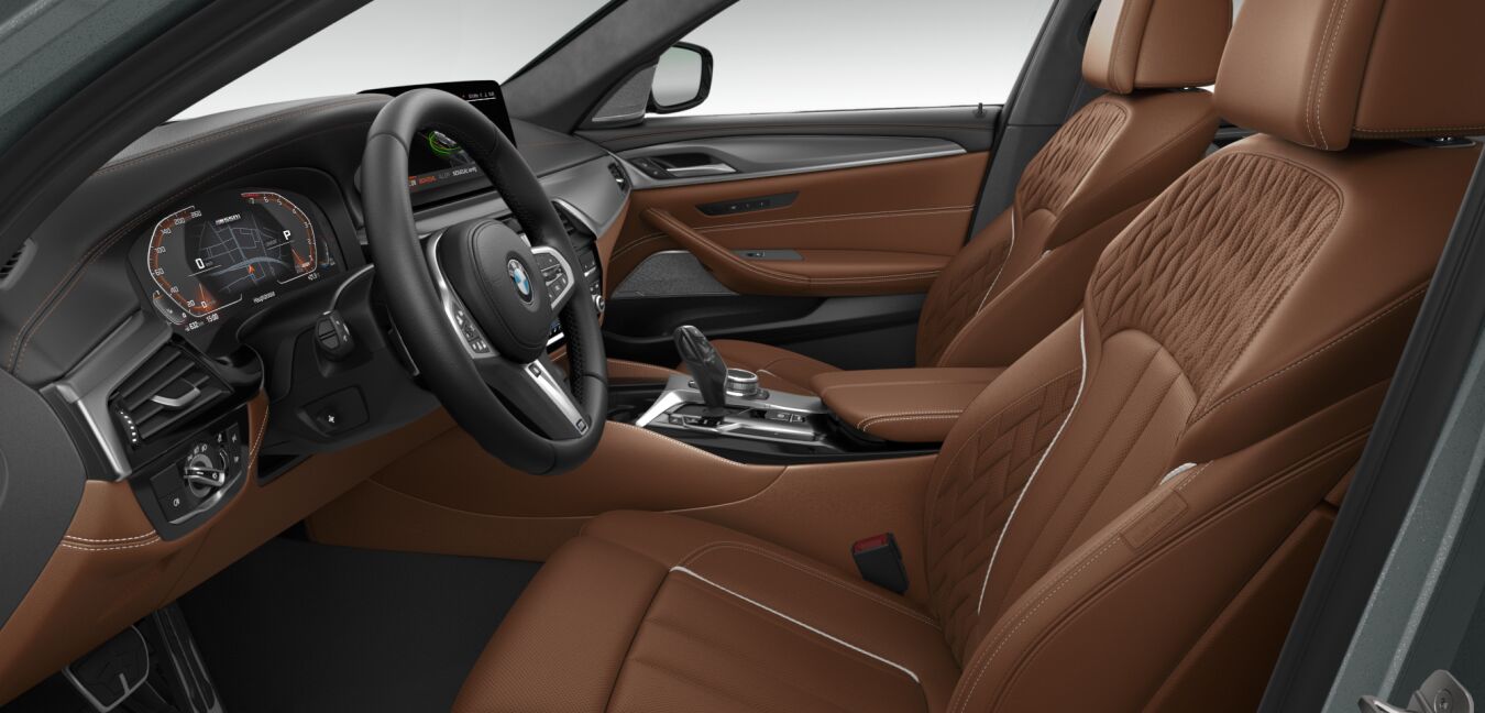 BMW BMW 5er im Innenraum seitlich BMW BMW 5er im Innenraum seitlich