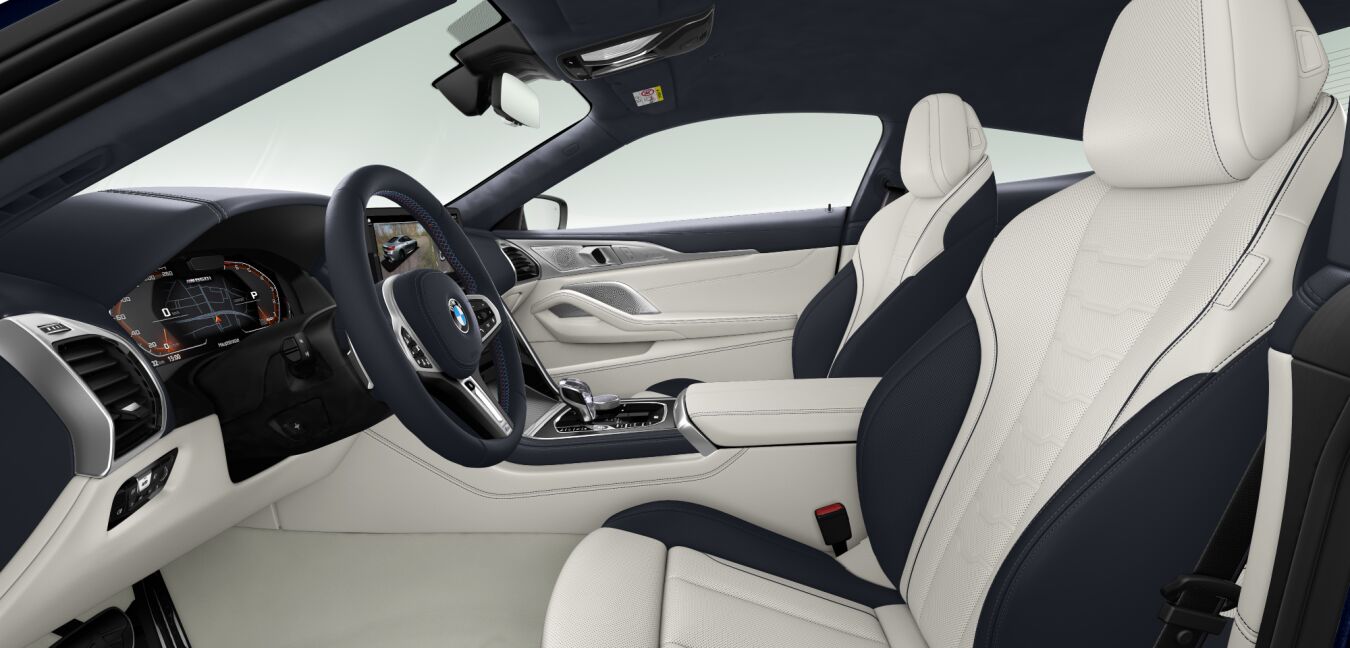 BMW BMW 8er im Innenraum seitlich BMW BMW 8er im Innenraum seitlich