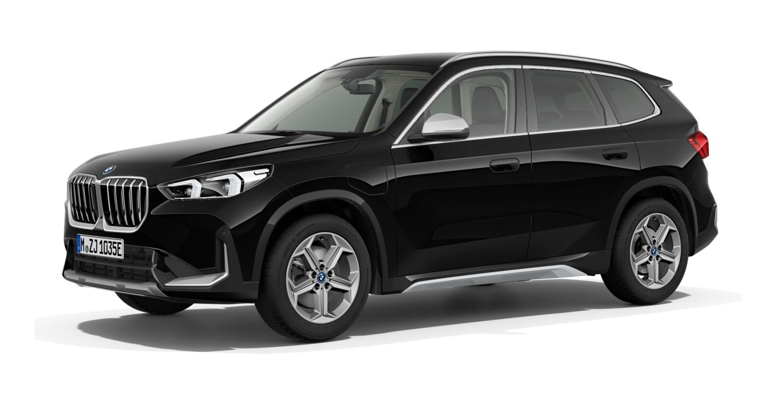 BMW X1 xDrive25e in Schwarz von vorne BMW X1 xDrive25e in Schwarz von vorne