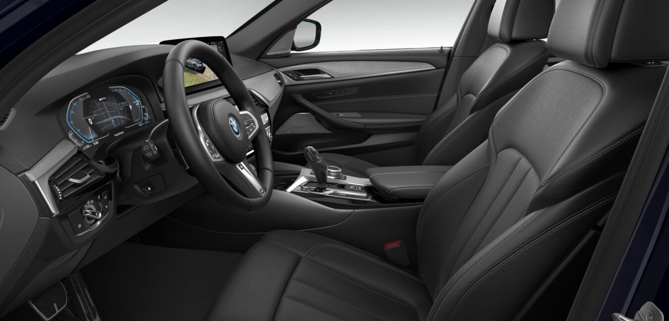BMW BMW 5er im Innenraum seitlich BMW BMW 5er im Innenraum seitlich