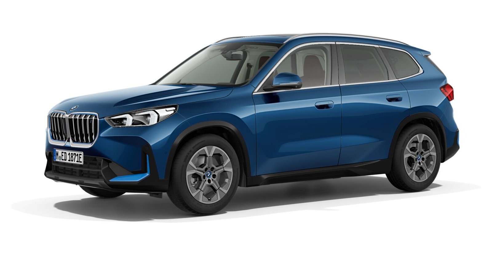 BMW iX1 xDrive30 in Blau von vorne
